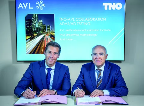 Daan de Cloe, TNO, und Helmut List, CEO AVL Daan de Cloe, TNO, und Helmut List, CEO AVL